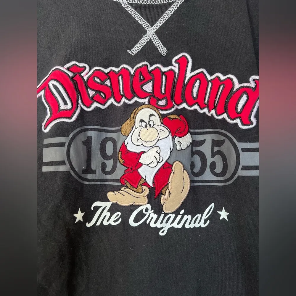 Disney Grumpy Top Authentic Black Tee Shirt Embroidered Sz Sm Disneyland Fantasy - Image 3