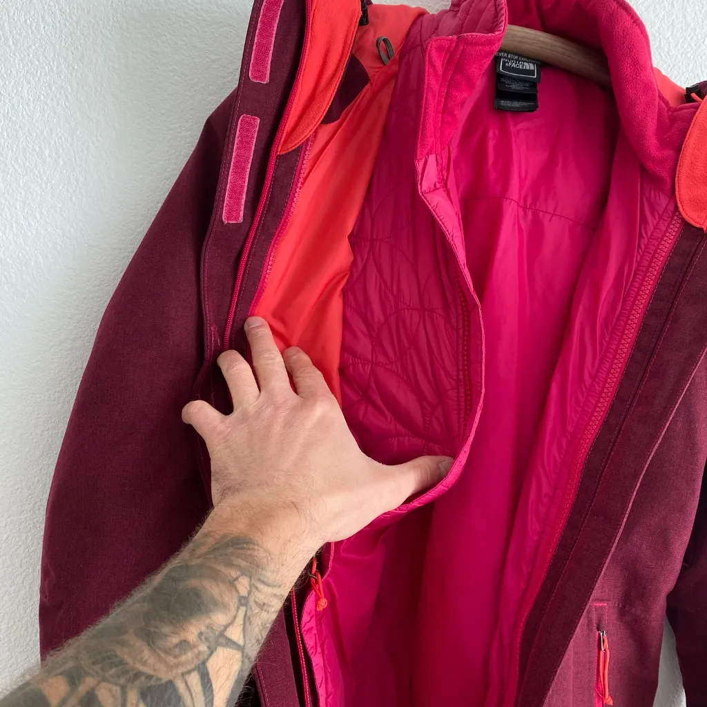 The North Face Women's Up and over Triclimate Jacket - SP - Image 11