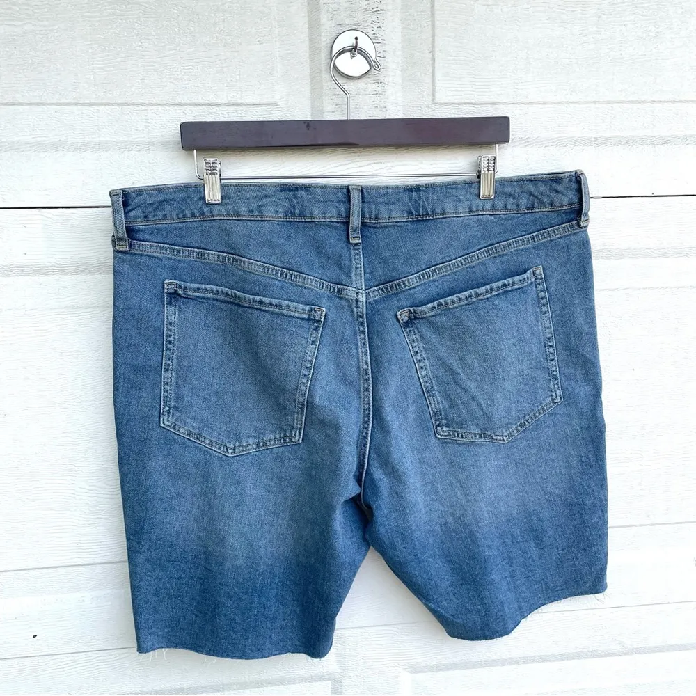 Old Navy Womens Shorts Denim OG Straight High Rise Button Fly Distressed Size 20 - Image 3