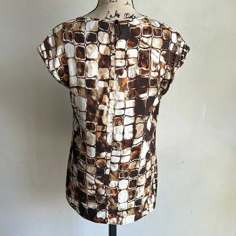 St. John Abstract Print Silk Blouse Size 4 - Image 7