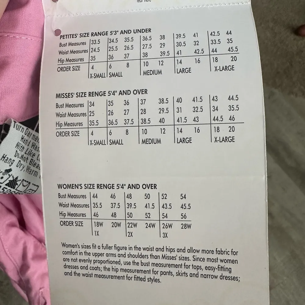 Brand new, Bob Mackie top - Image 4