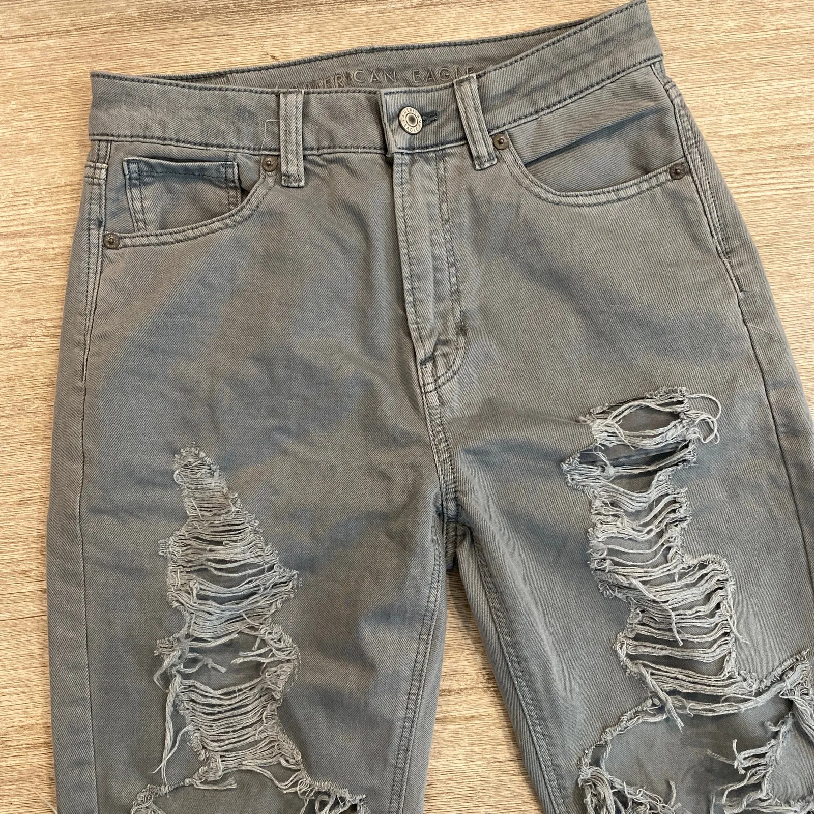 Women’s American Eagle Distressed Mom Jeans Sage Size 2x28 - Image 2