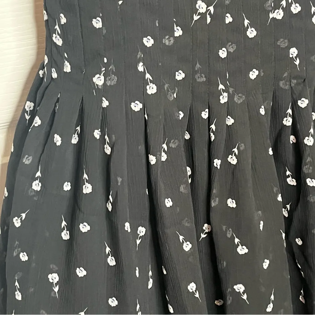 Ann Taylor Sz 4 T Sleeveless Floral Flare Pleated Dress Black White Floral Print - Image 7