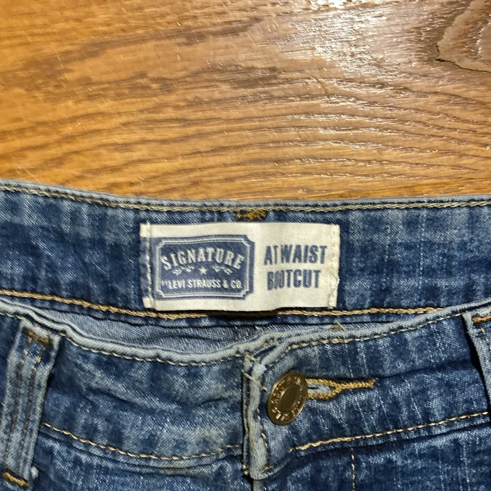 Levi's Blue Flare Wide Leg Jeans boot cut size 8 short - Image 2