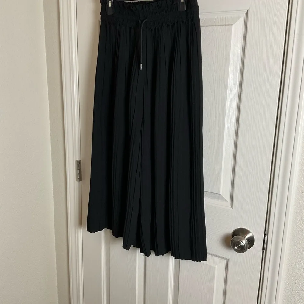 Rachel Zoe Women's Black Wide Leg Pull On Pants Size small - Image 2