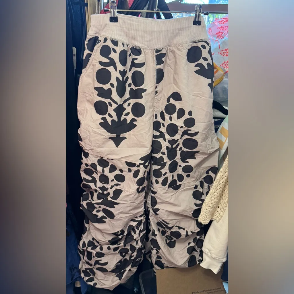 NWT Free People FP Movement Parade Pants - all over logo tofu combo - XL - Image 8