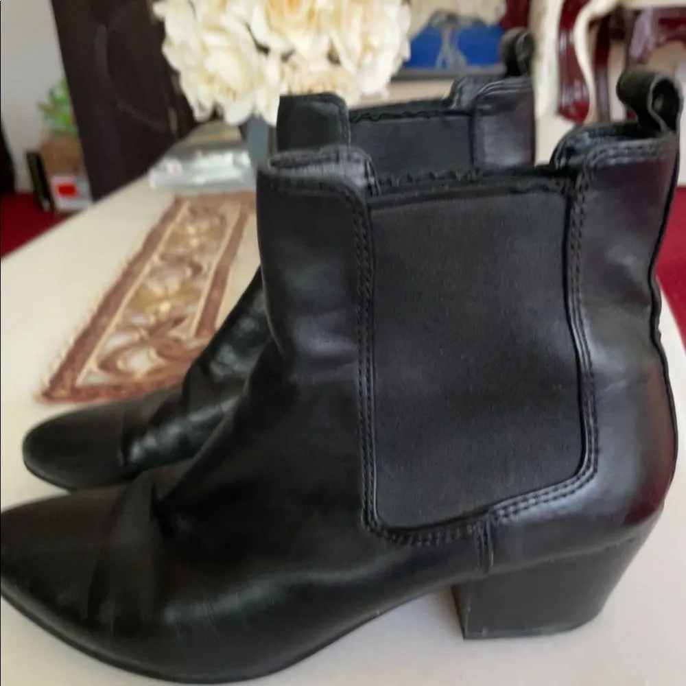 Sam Edelman  Reesa Black Chelsea Leather Ankle Booties- Size 6.5 - Image 7