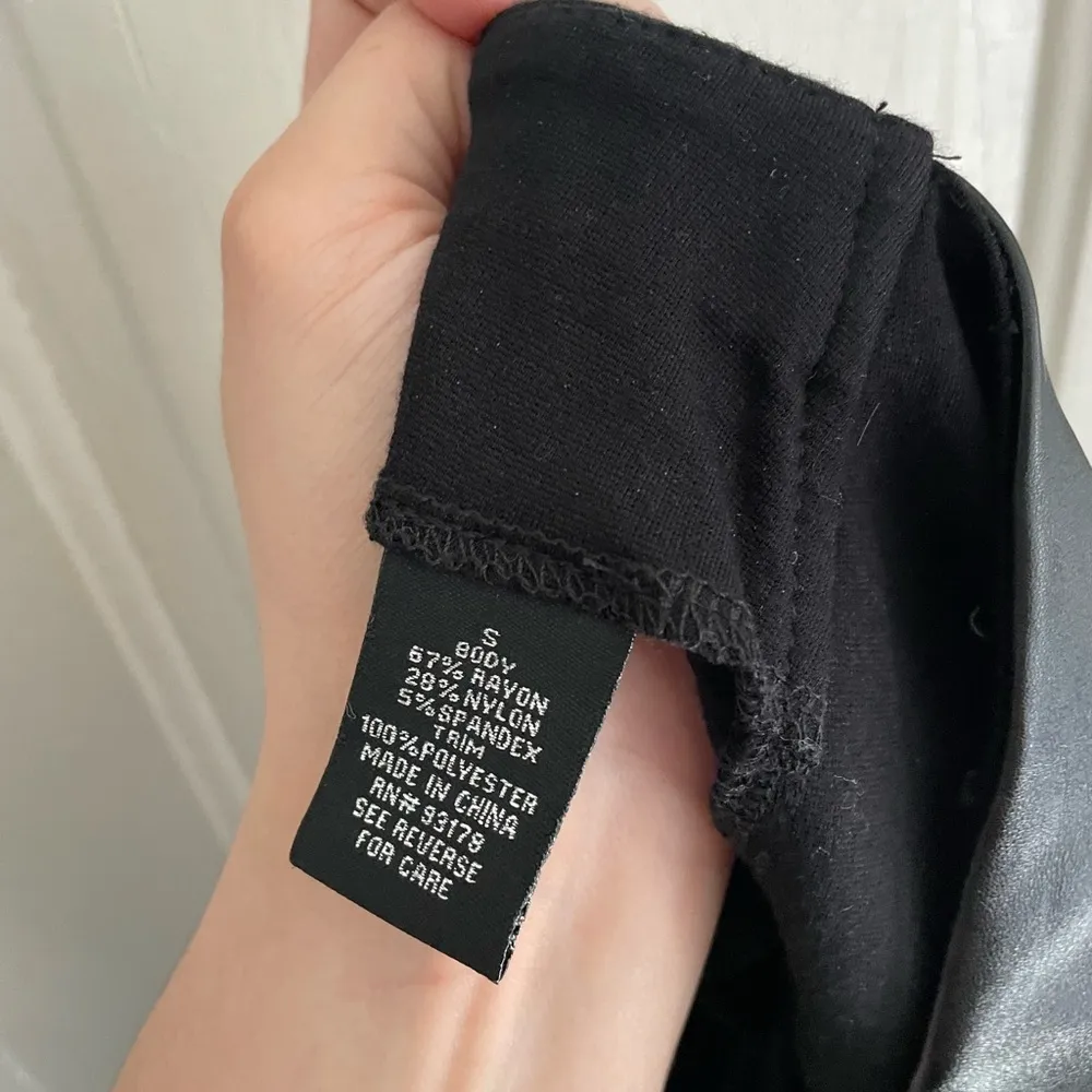 Catherine Malandrino Black Stretch Pants Faux Leather Detail - Image 4