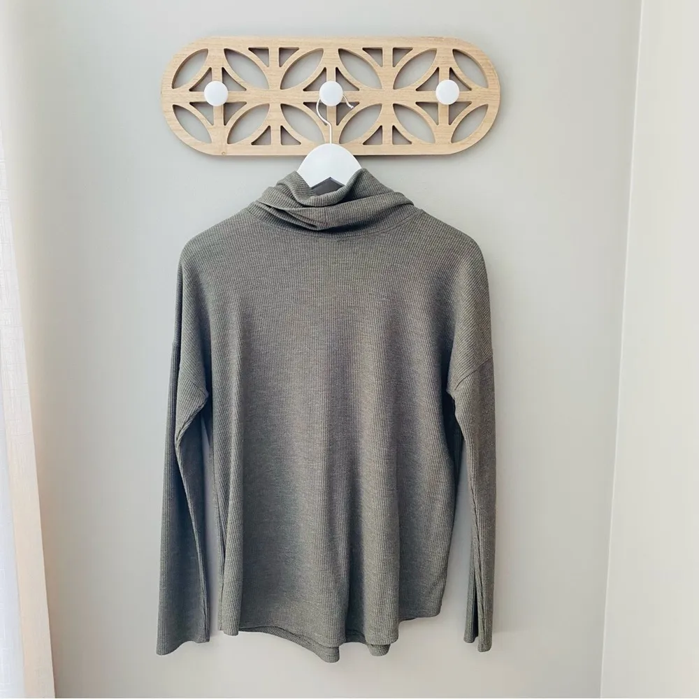 a new day Cowl Neck Waffle Knit Long Sleeve Top Green Sz Small - Image 6