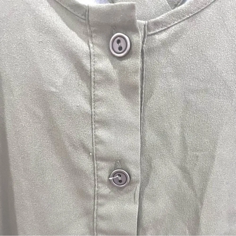 Studio Y Olive green cut out back flowy tank size medium - Image 6