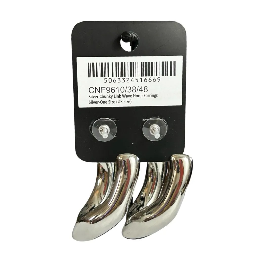 PRETTYLITTLETHING Silver Chunky Link Wave Hoop Earrings - Image 5