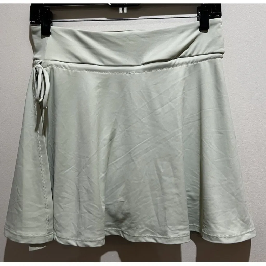 Shein Mini Casual, Athletic Skirt ~ Size Medium ~ Light Green - Image 2