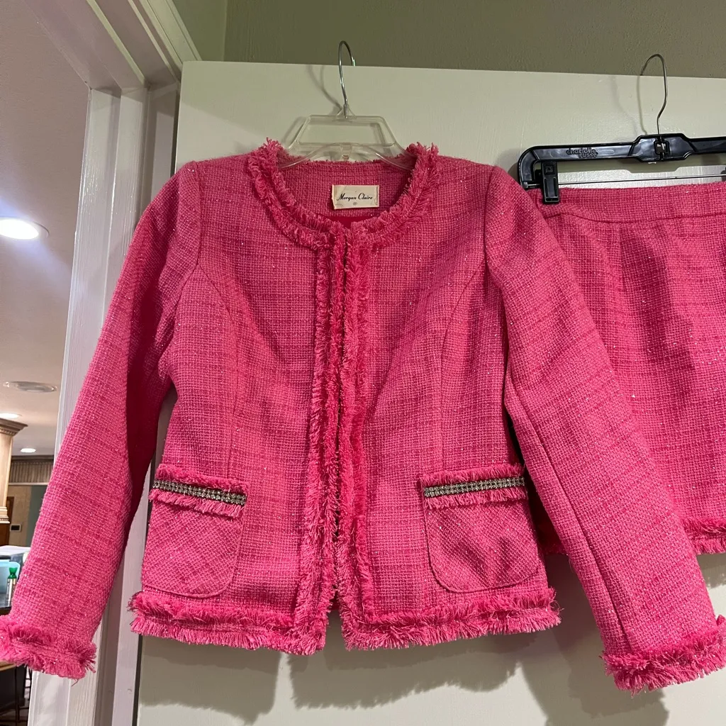 Chic Pink Tweed Skirt Suit - Image 2