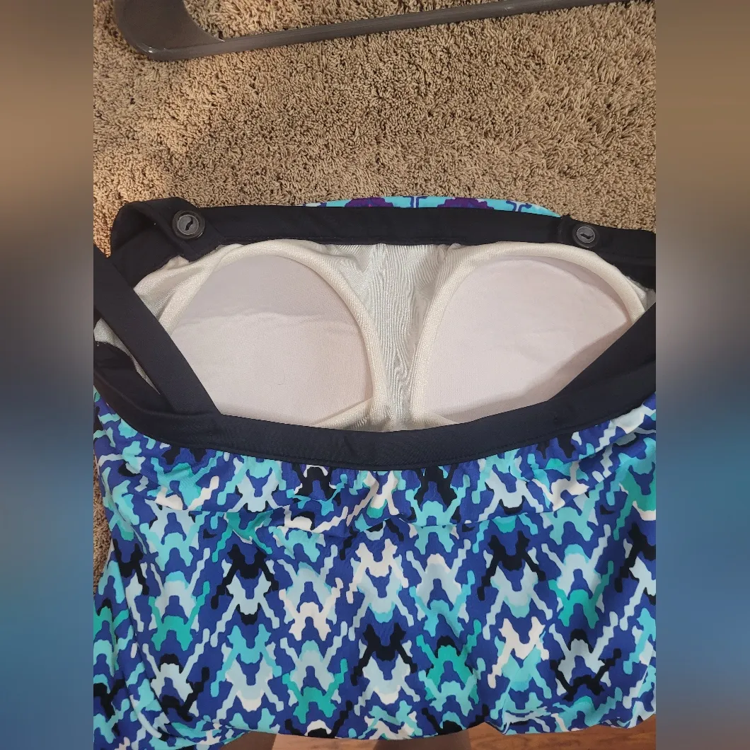 Maxine of Hollywood Blue and Black Swimsuit . Size 10. - Image 4