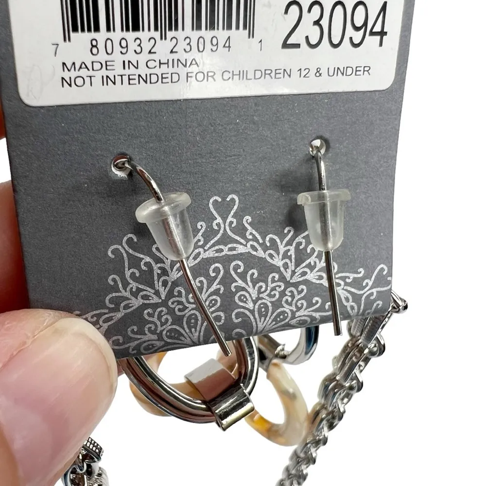 NWT Howard’s Marbleize Acrylic Oval Necklace & Earrings Set Silver - Image 8