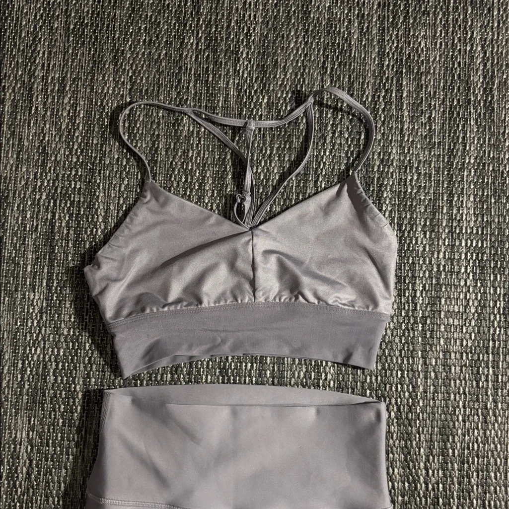 Alo yoga airlift set - Image 4
