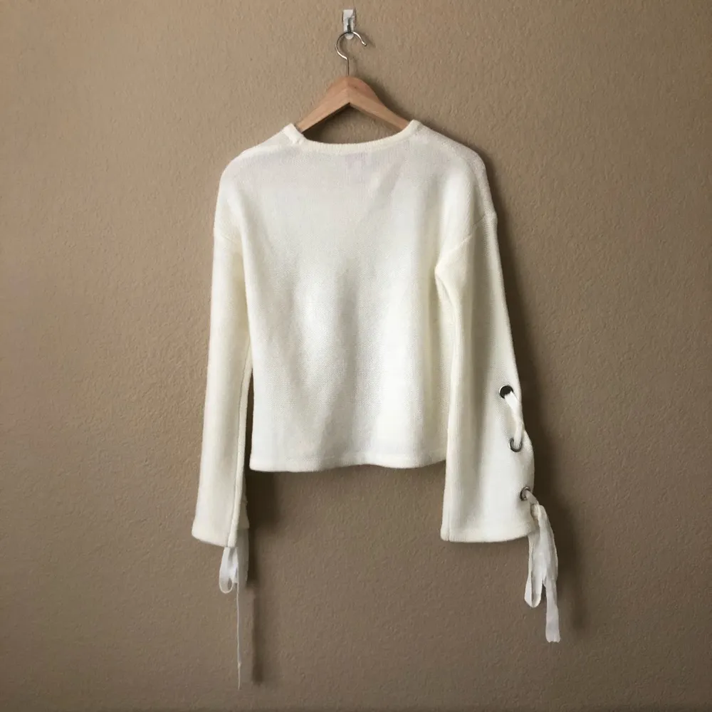 NWT Devlin Mandy bell sleeve sweater - Image 54