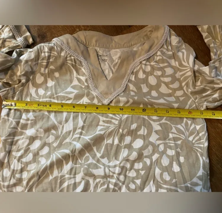 Charter Club Women's White and Tan Leaf Print Long Sleeve Shirt - Image 7