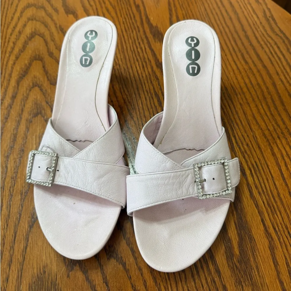 Yin Vero Cuoio Light Pink Heeled Mules with Rhinestone Buckle Size 38 7.5 - Image 4