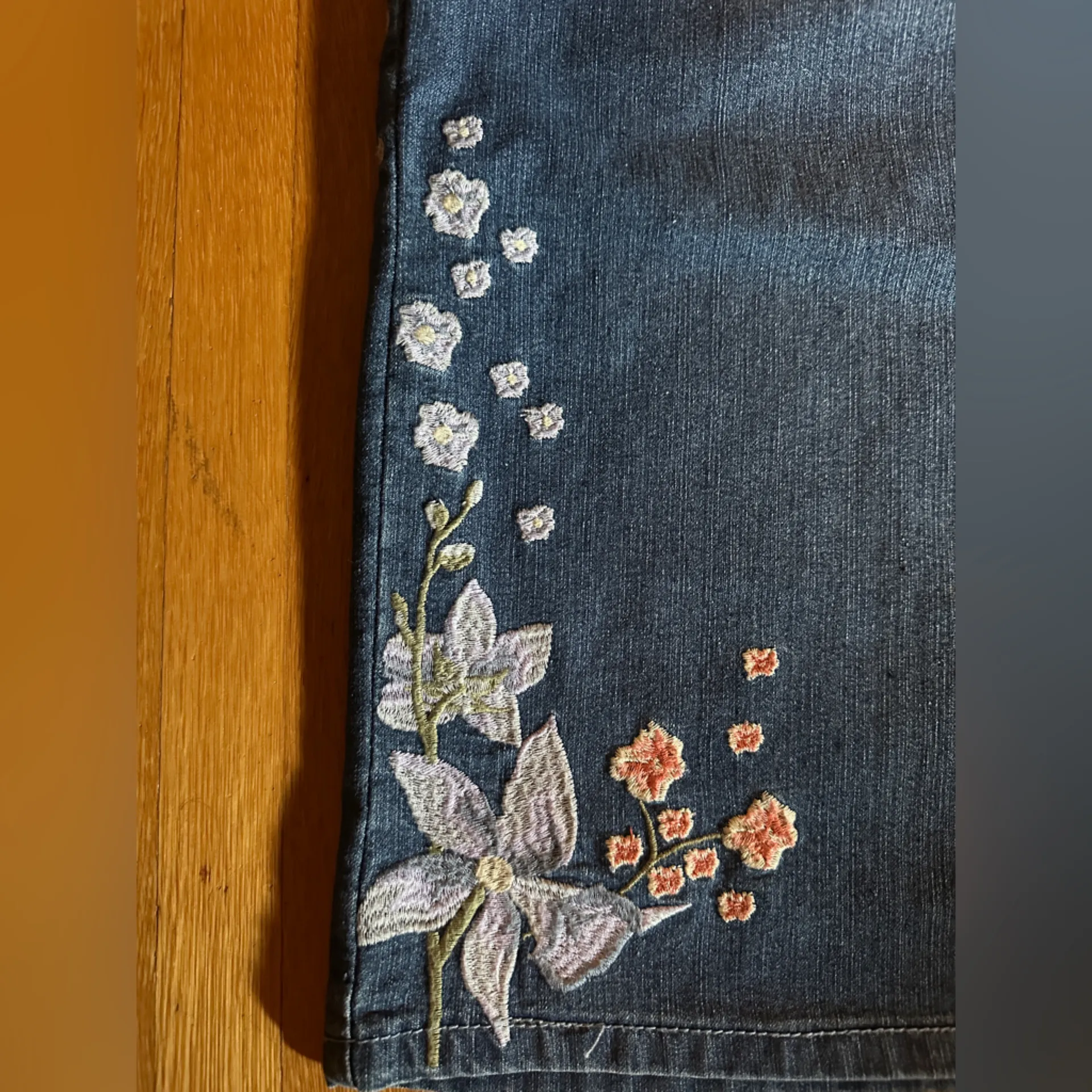 Vintage Baccini Embroidered Denim Skirt, Size 16 - Image 2