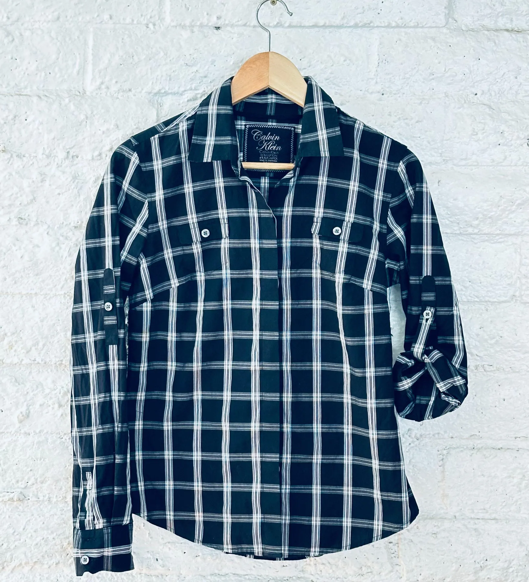 women's long sleeve button down shirt, black check, adjustable sleeves, size S - Image 2