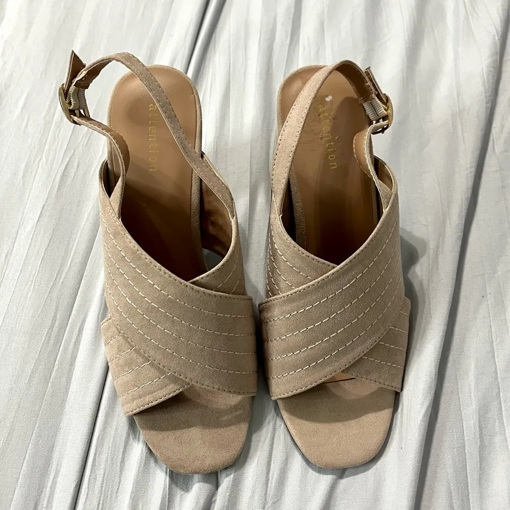 Attention Maddie2 Nude Cross Sandal Faux Suede Strappy Block Heels Size 6 - Image 2