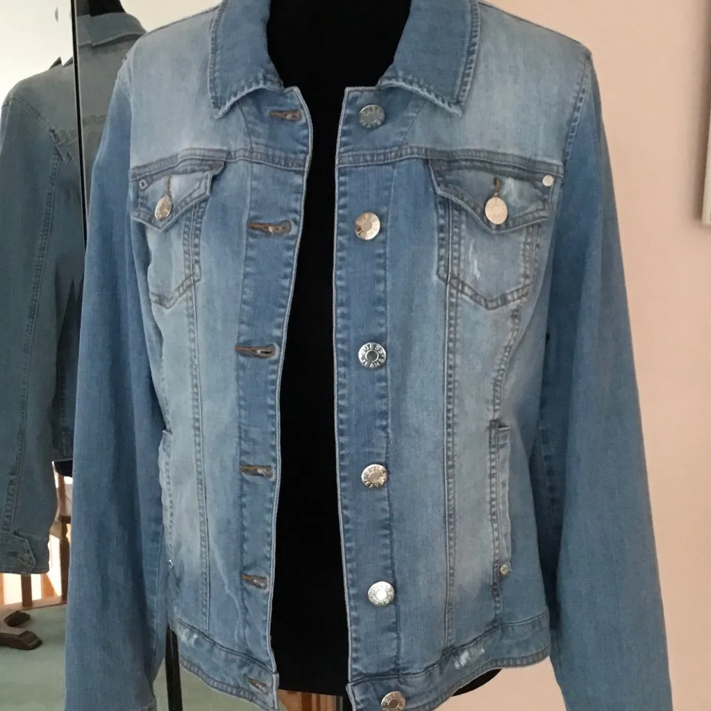 Guess jean jacket NEW - Image 3