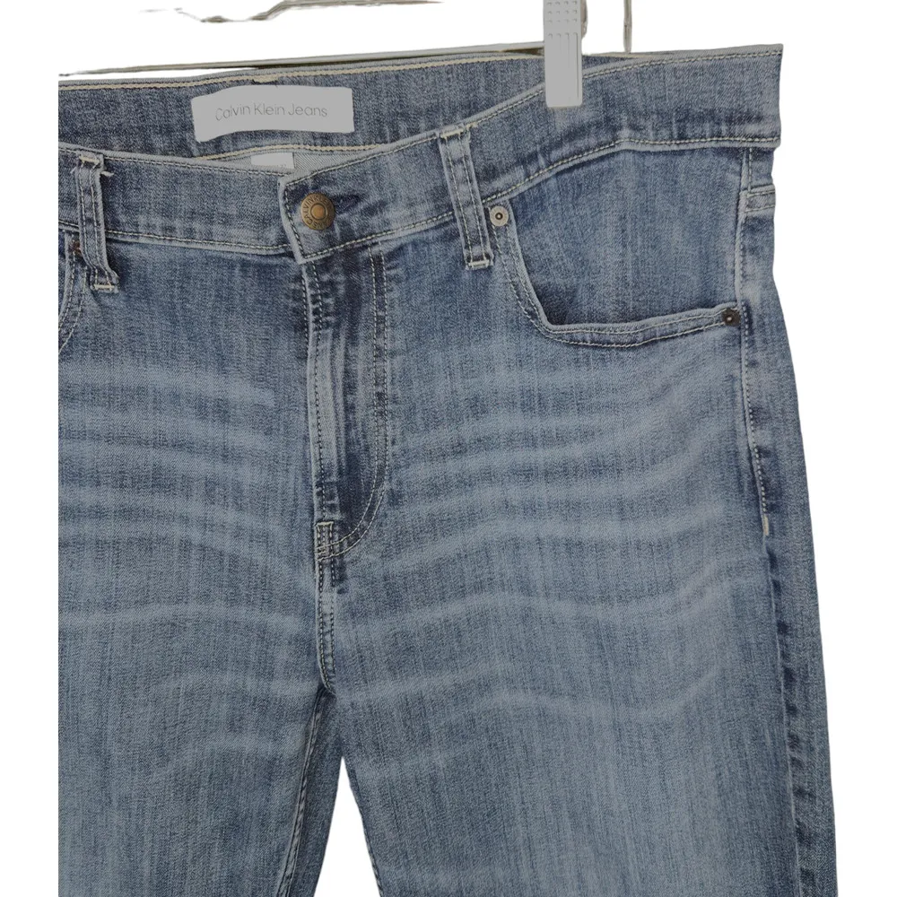 Calvin Klein Women's Straight Leg Jeans Medium Wash 36WX32L Casual Pants - Image 6