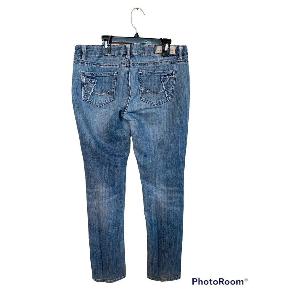Almost Famous Destressed Patch Jeans Sz.9 - Image 2