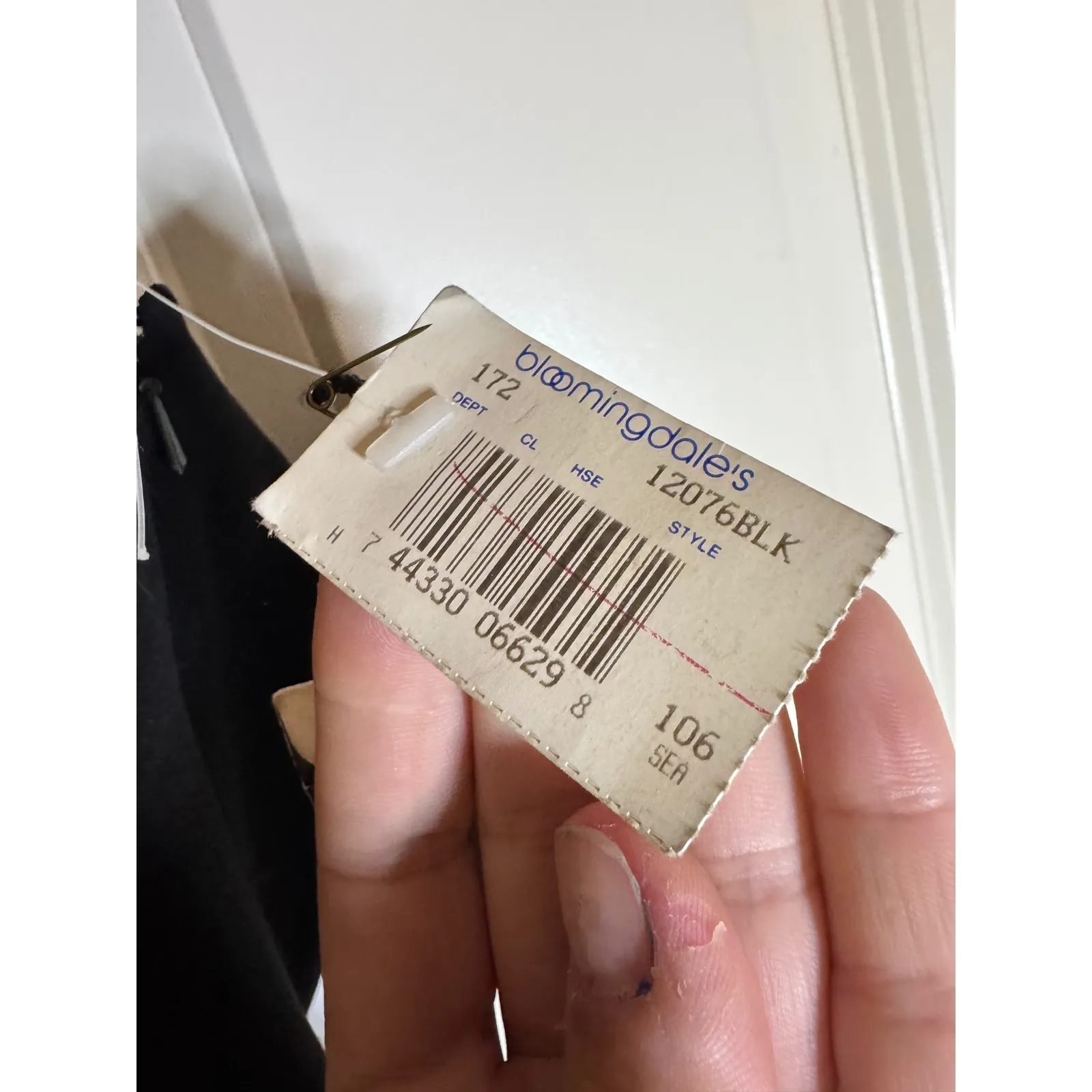 Carmen Marc Valvo Black Beaded Lace Open !Back Neck Halter Dress NWT Size 6 - Image 2