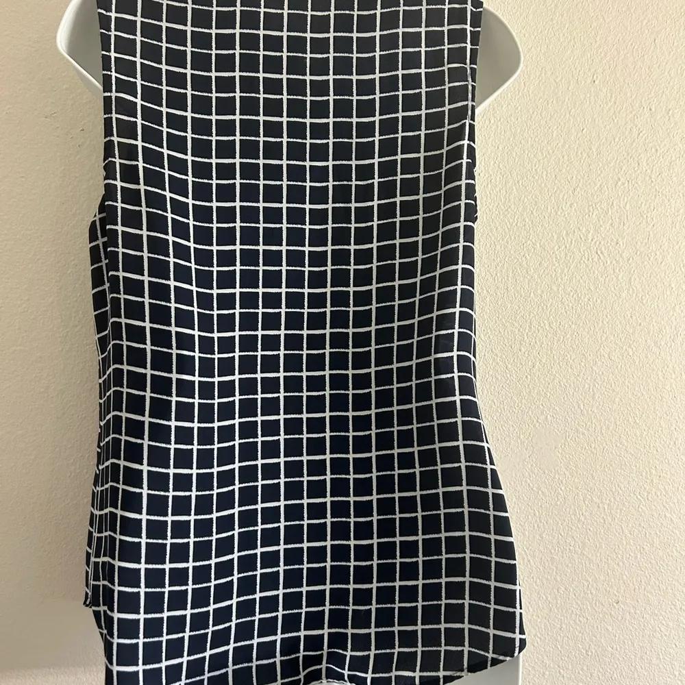 Van Heusen Black and White Sleeveless Notched Collar Blouse - Image 3