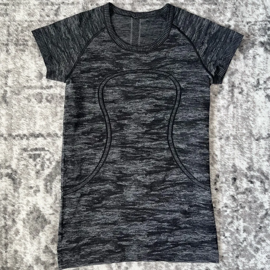 Lululemon Swiftly Tech Short Sleeve Crew - Image 2