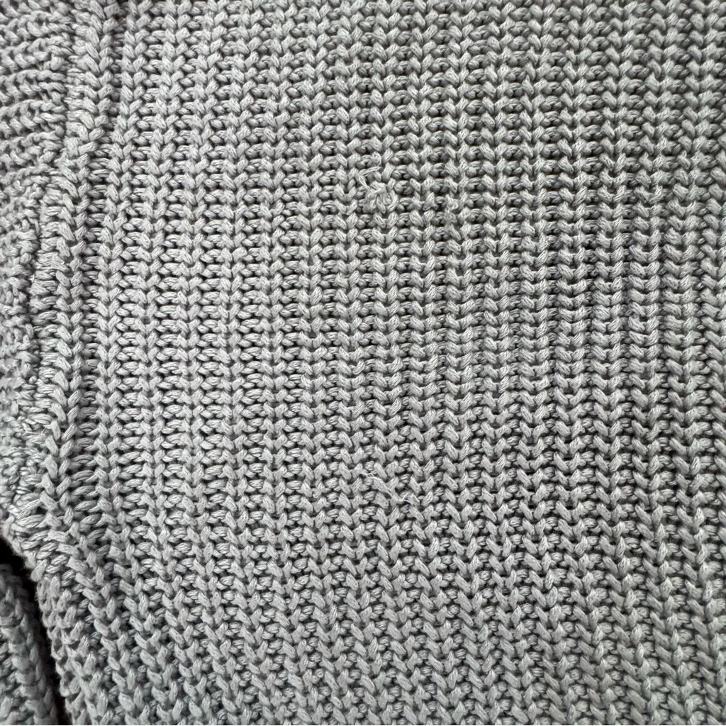 FOREVER 21 silver-gray cropped, boxy mock turtleneck sweater, size S - Image 10