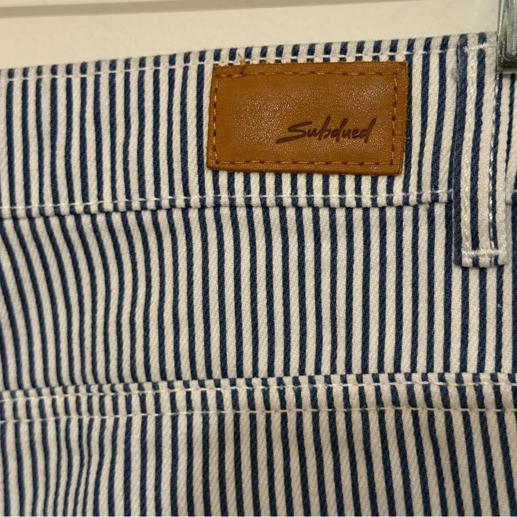 Subdued Blue Pin Stripe Boyfriend Jeans Size 24 - Image 5