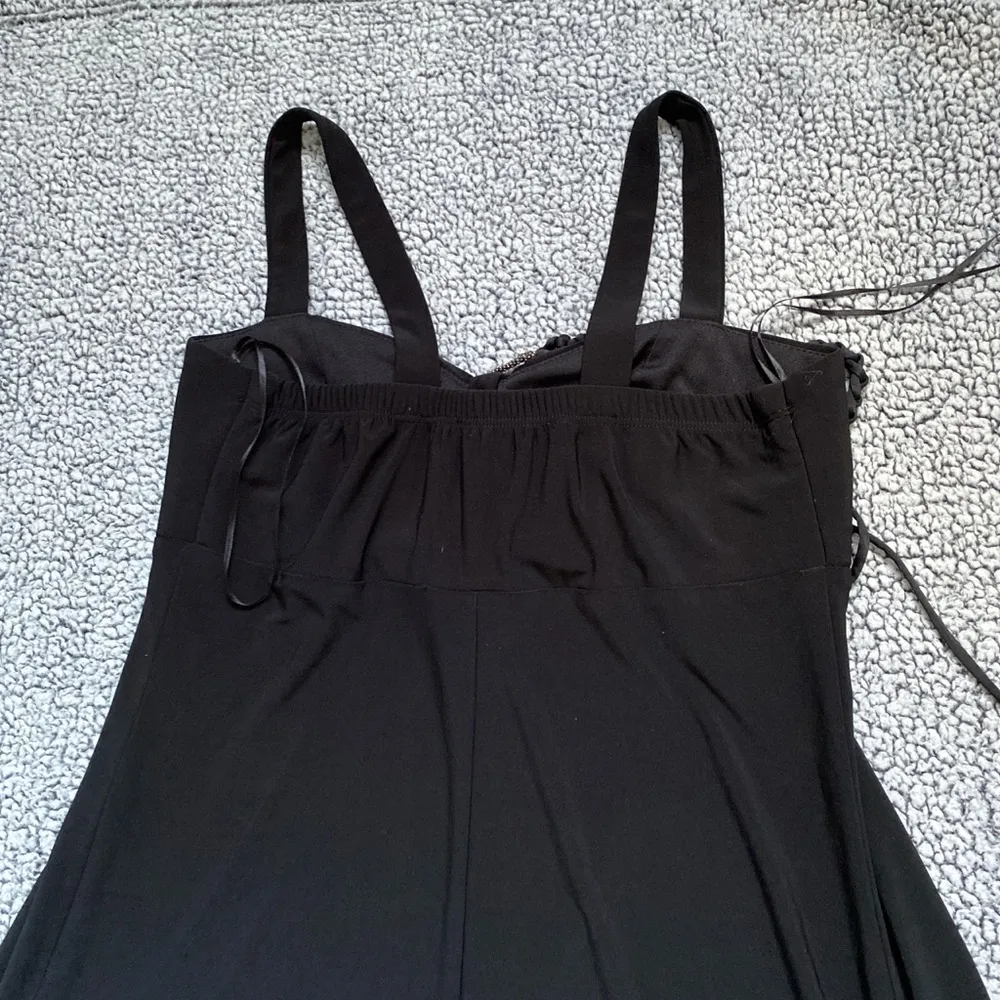 Elegant Black Evening Dress Size 6 - Image 8
