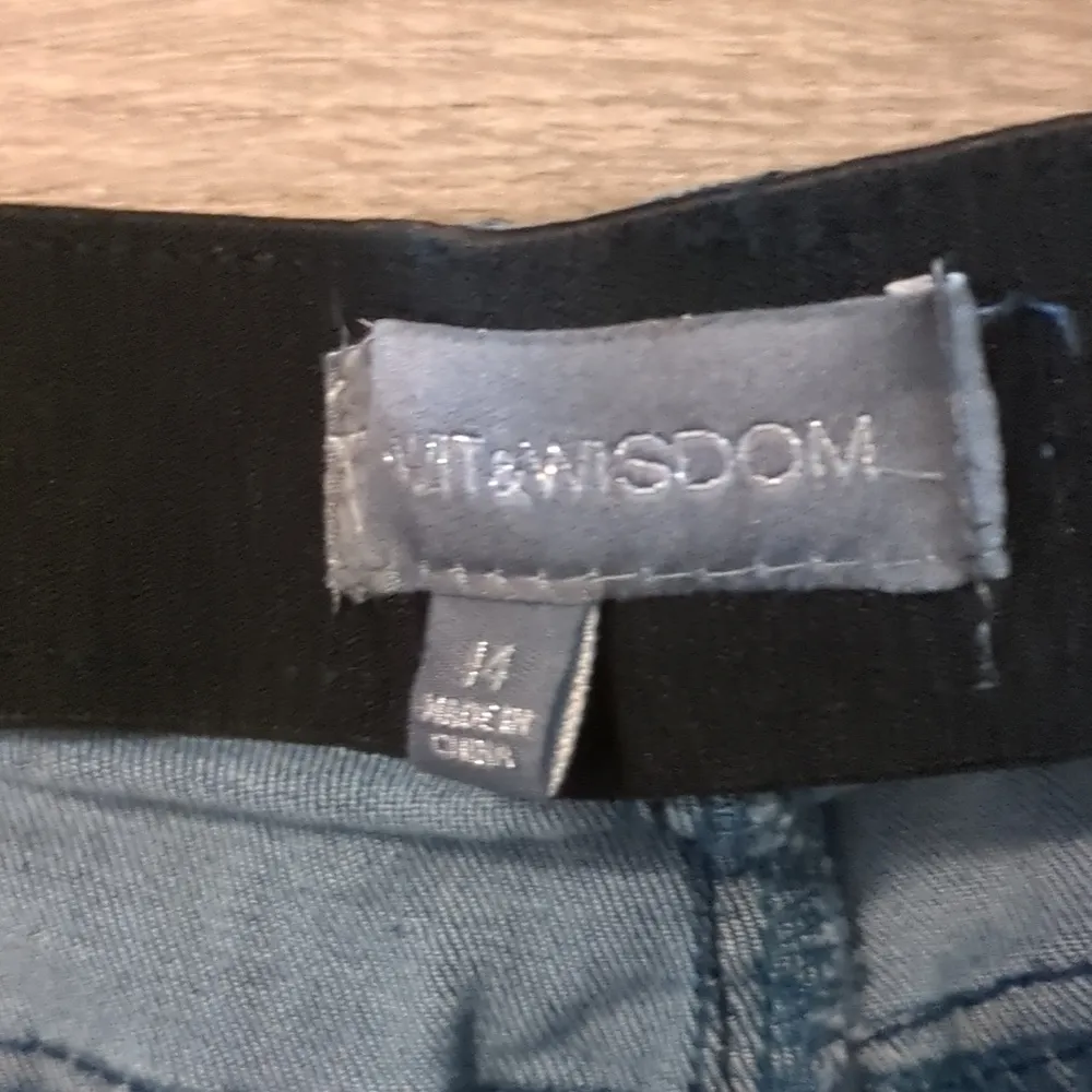 Wit & wisdom distressed jeans size 14 - Image 2
