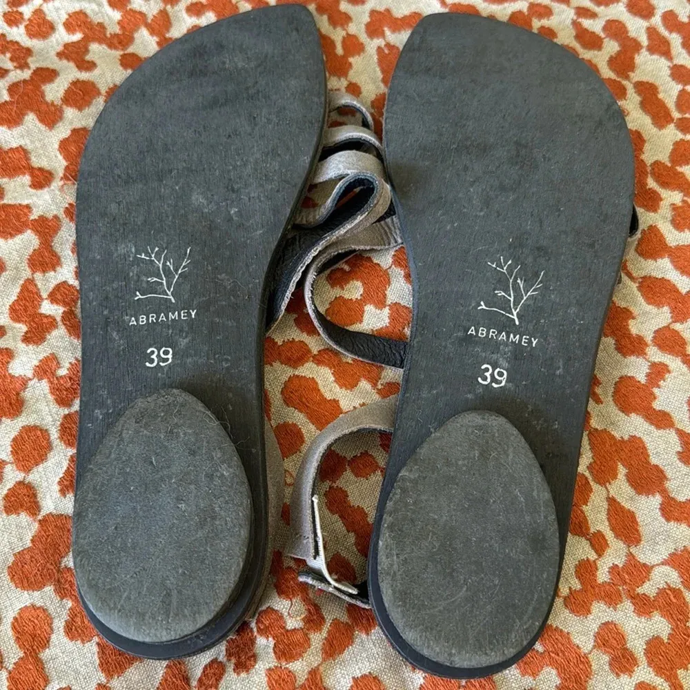 Anthropologie Abramey grey leather Strappy sandal  artisan style size 39 US 8.5 - Image 4