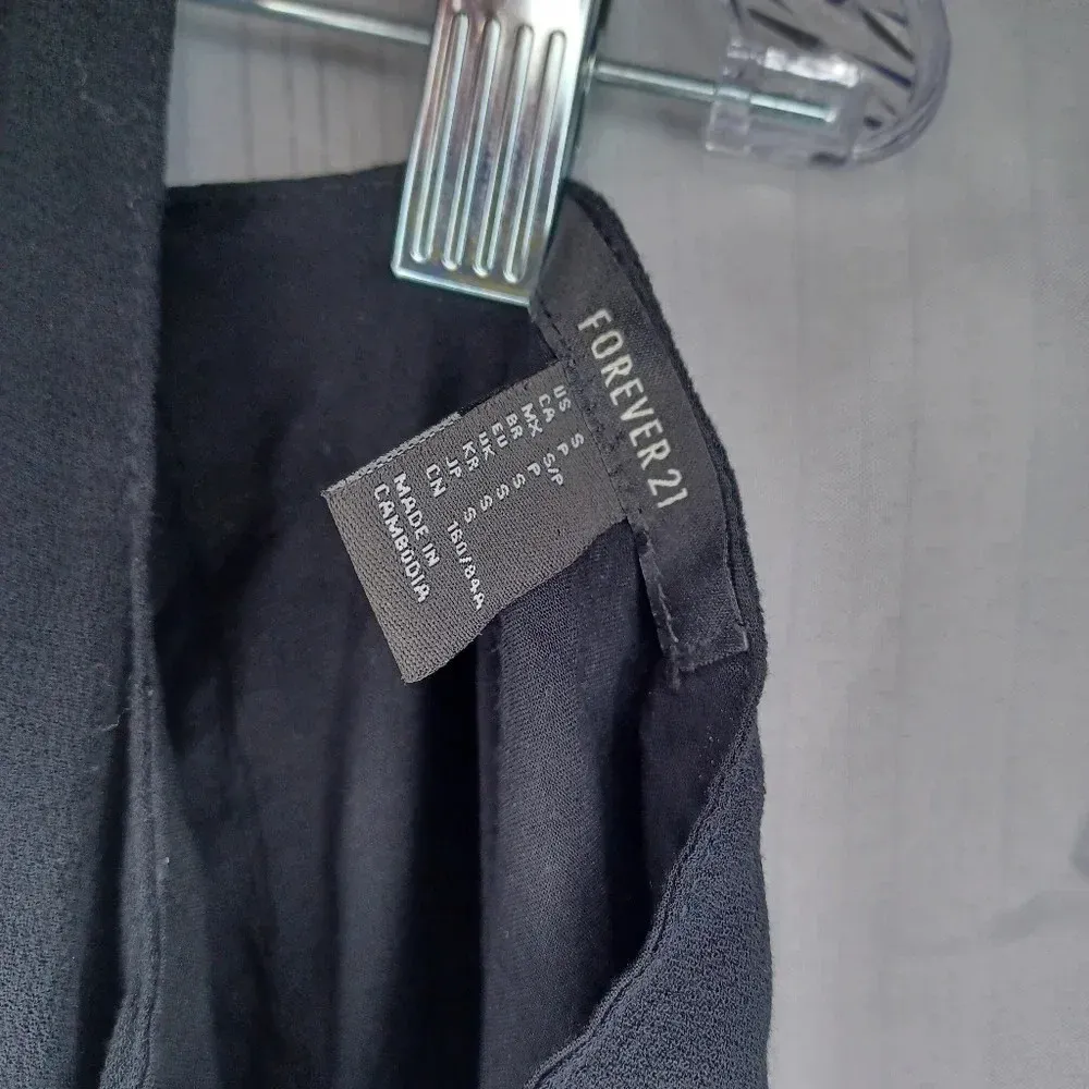 Forever 21 mini sleeveless black halter  summer dress - Image 7