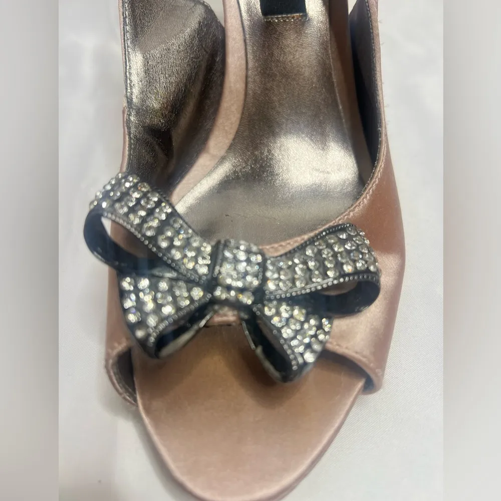 Steve Madden Luxe blush pink Slingback Elegant Satin rhinestone Bow Heels Sz 9 - Image 4