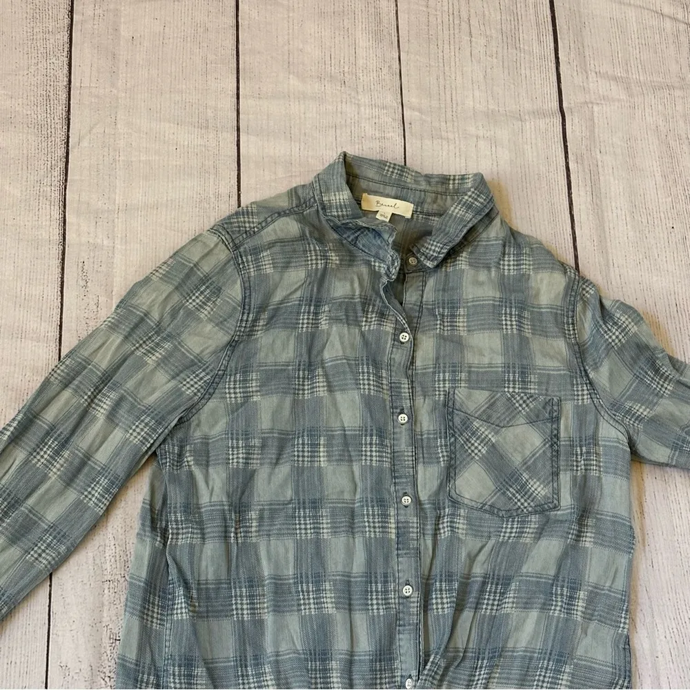 Be Cool size large blue plaid long sleeve tie front button shirt - Image 7
