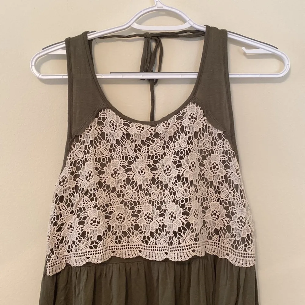 Belle du jour green tiered asymmetrical low back lace detail tank top - Image 2