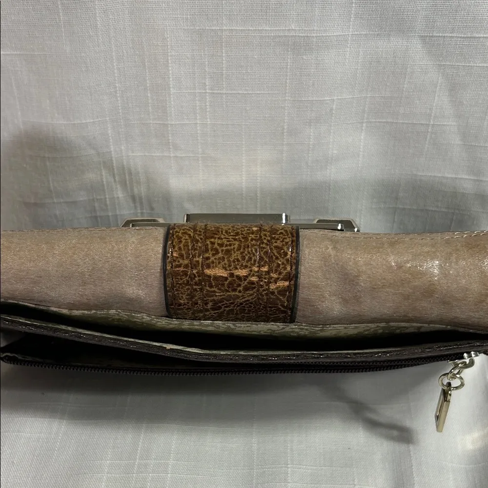 Guess Tri-Tone Wallet - Image 4