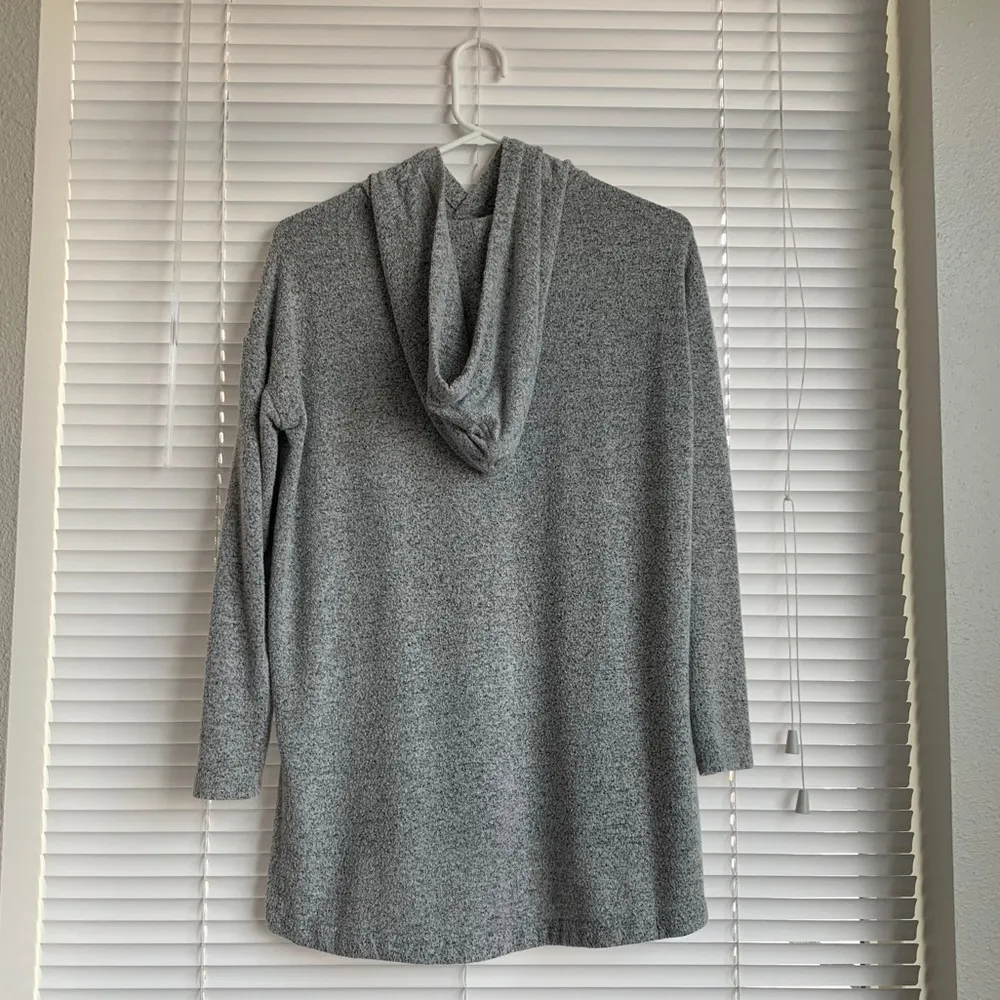 Lou & grey  High-Low Basic Gray Hoodie - Image 8