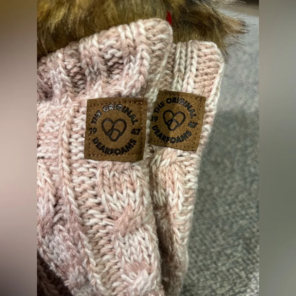 NWT Dearfoams Fur Slipper Sweater Socks w Sticky Grip Bottoms Shoe Size 4-10 - Image 4