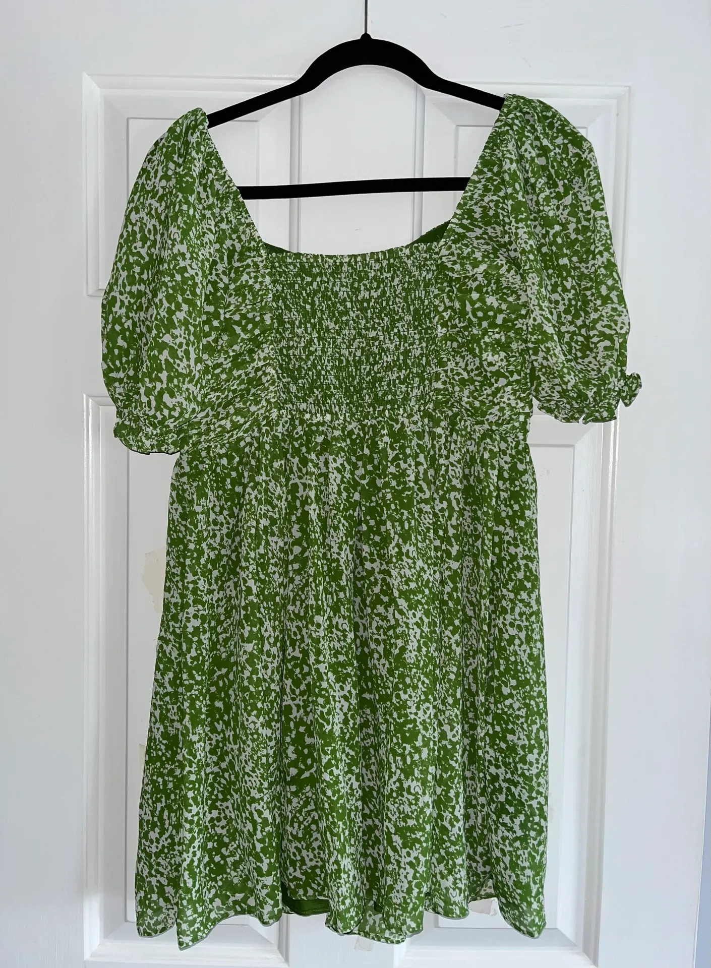 Green Floral Ruched Puff Sleeve Dress - Image 4