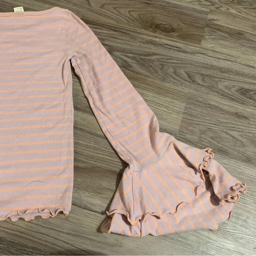 We The Free Free People Good Find Fluted Bell Sleeved Top; Size XS - Image 13