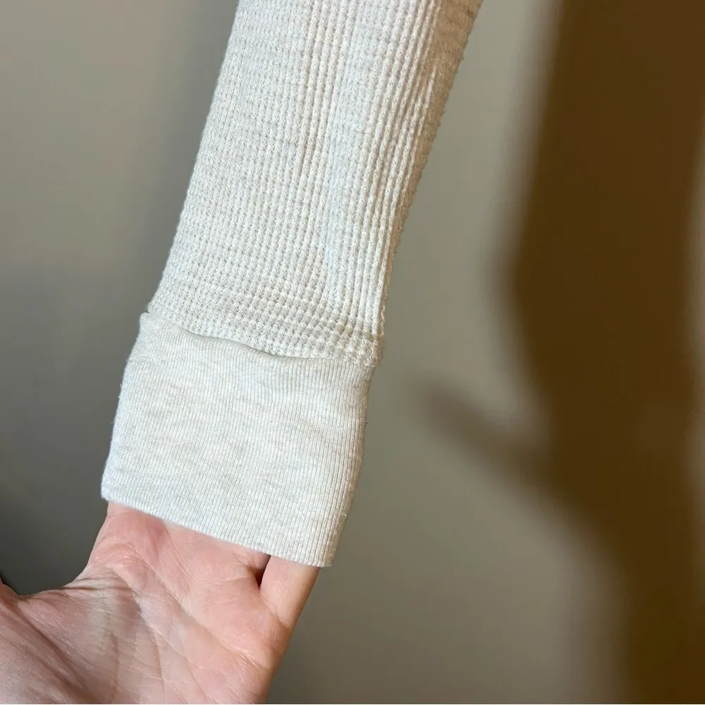 Aritzia TNA Women’s Thermal Long Sleeve Crop Top Medium - Image 6