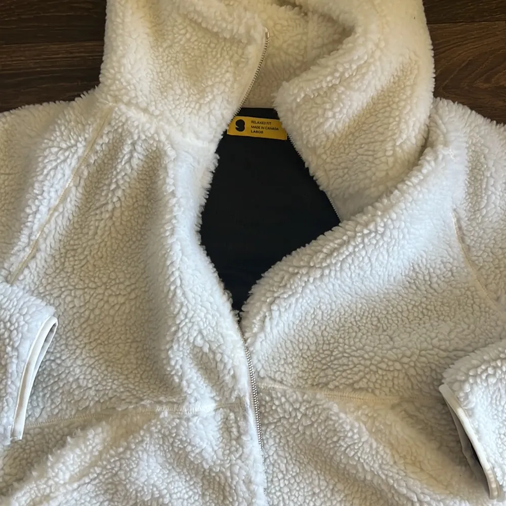 Sherpa White Coat Size L - Image 2