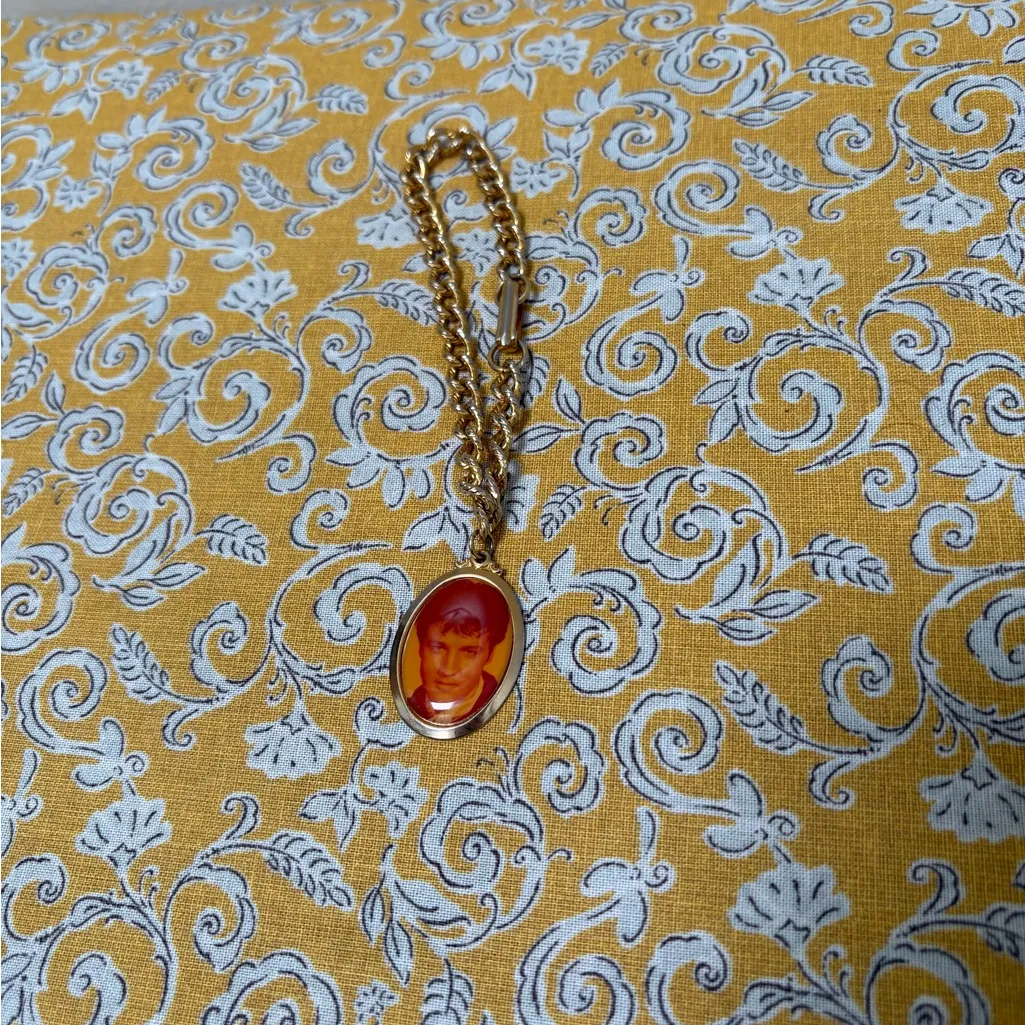 Vintage Elvis Gold Tone Bracelet Signed BE 1977 - Image 2