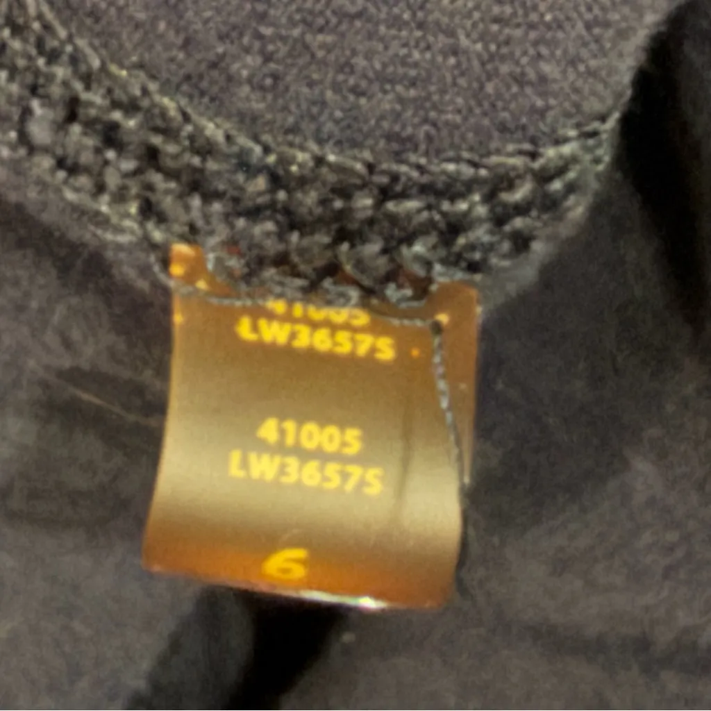 Lululemon Black Quilted Detail Ice Queen Long Sleeve Crewneck Top size 6 W36575 - Image 11